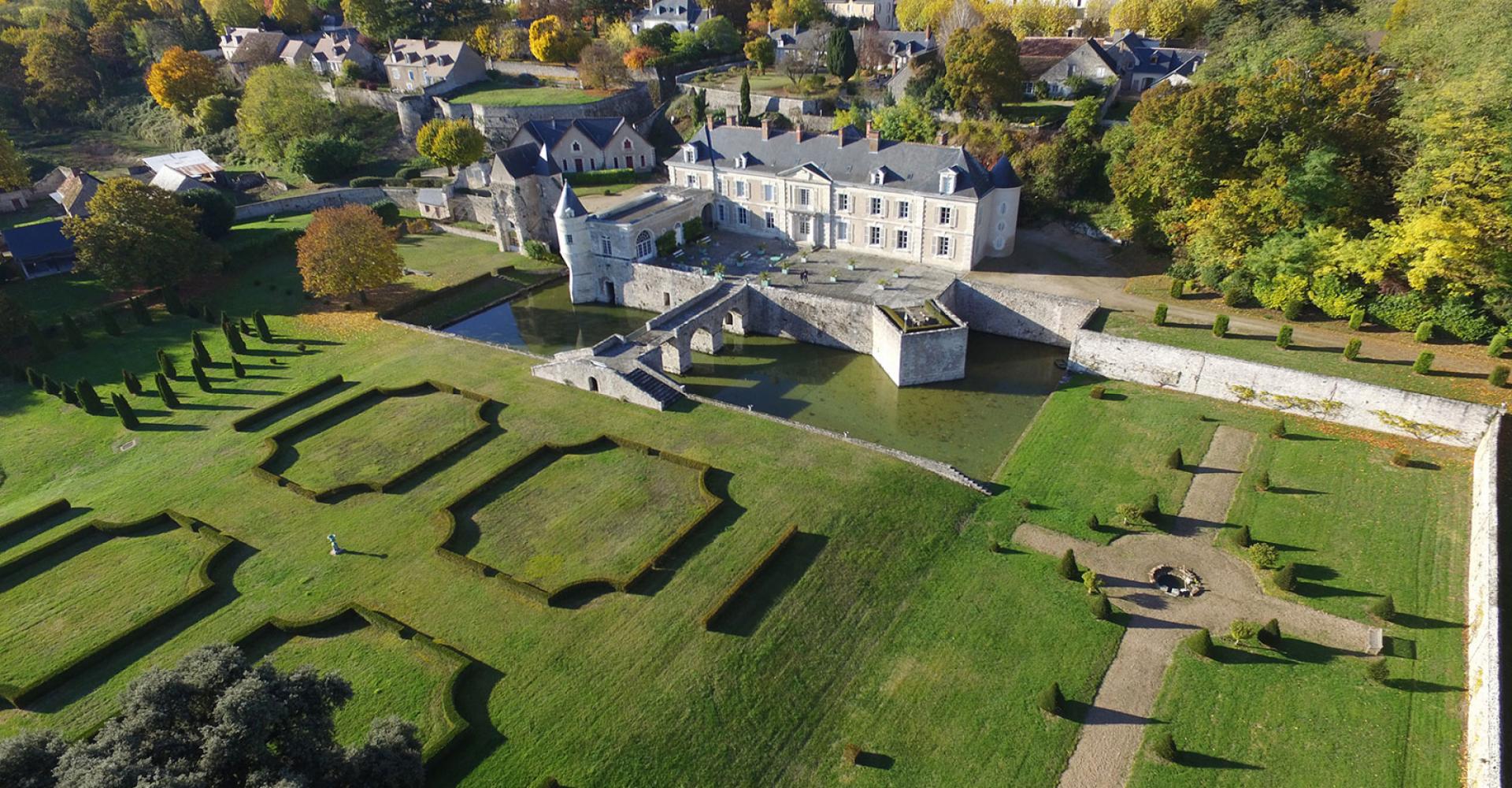 Parc et Jardins du ch teau de  Saint  Denis sur Loire 